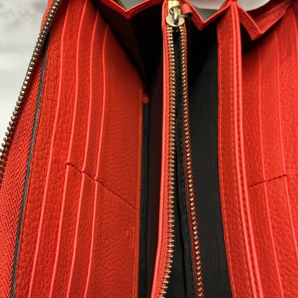 Gucci elegant coral